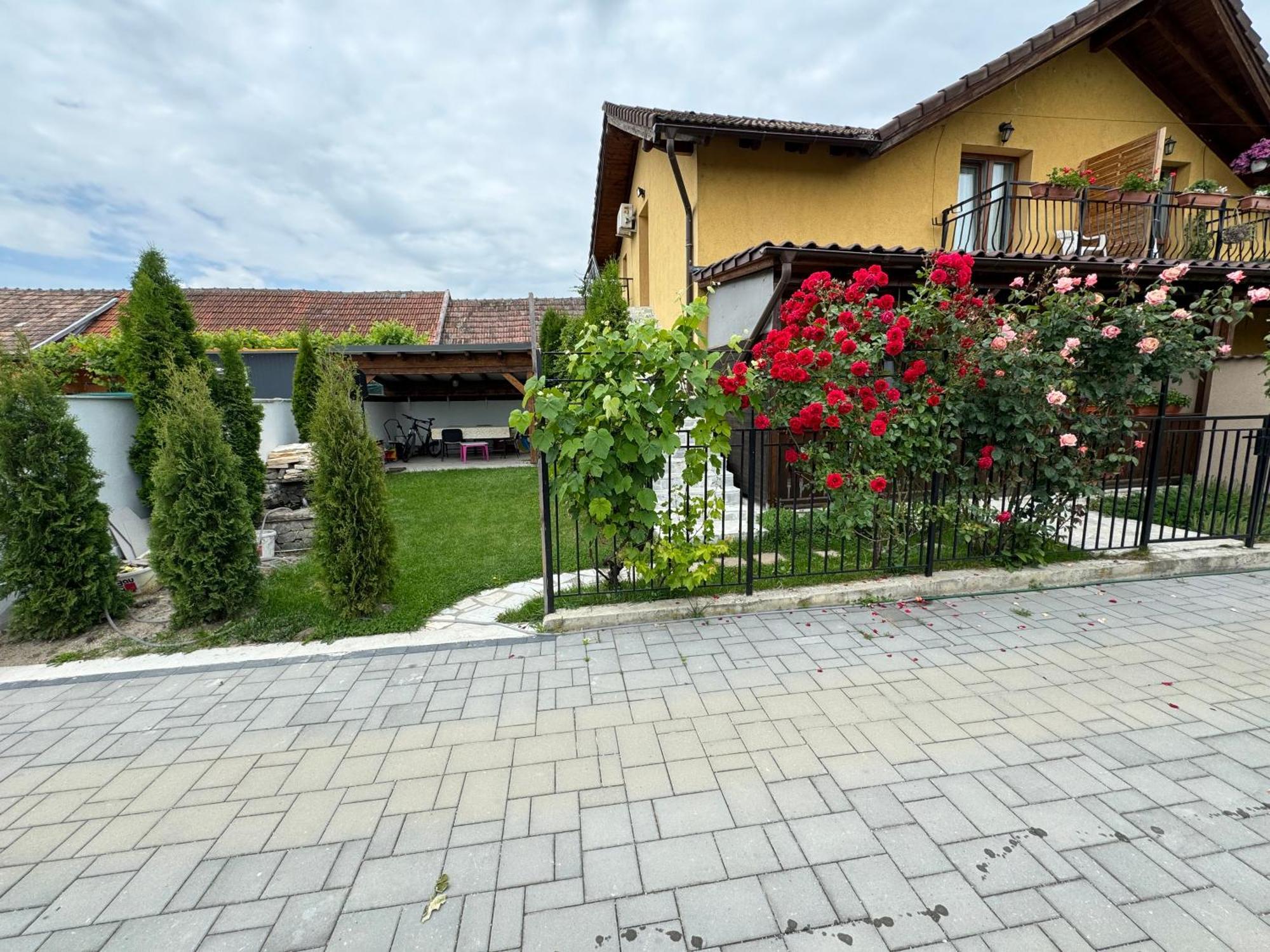Casa Smarald Turda Noua Hotel Exterior photo